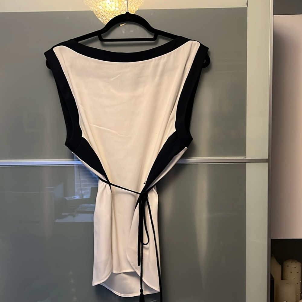 Ann Taylor sleeveless shell with rope belt size xl